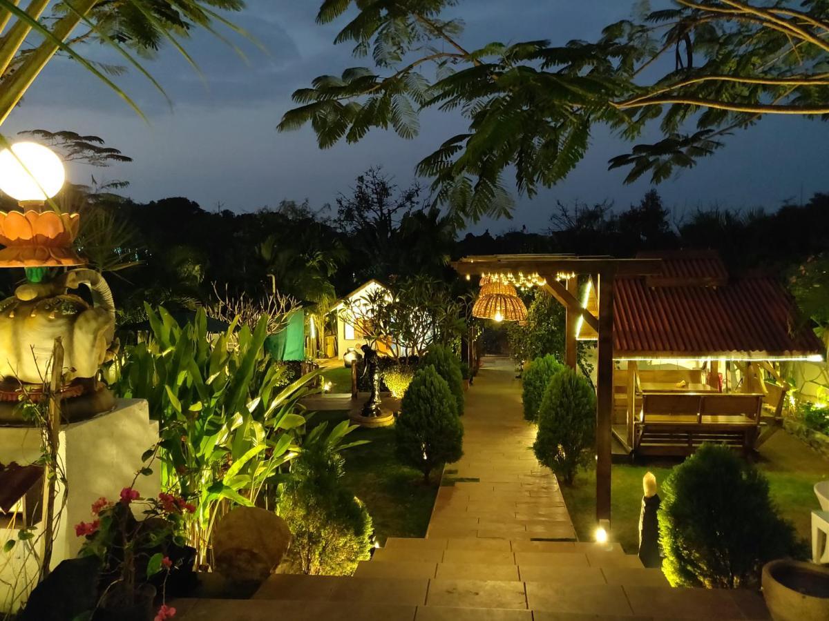 Rock Forest Goa Honeymoon Cottages Калангут Экстерьер фото