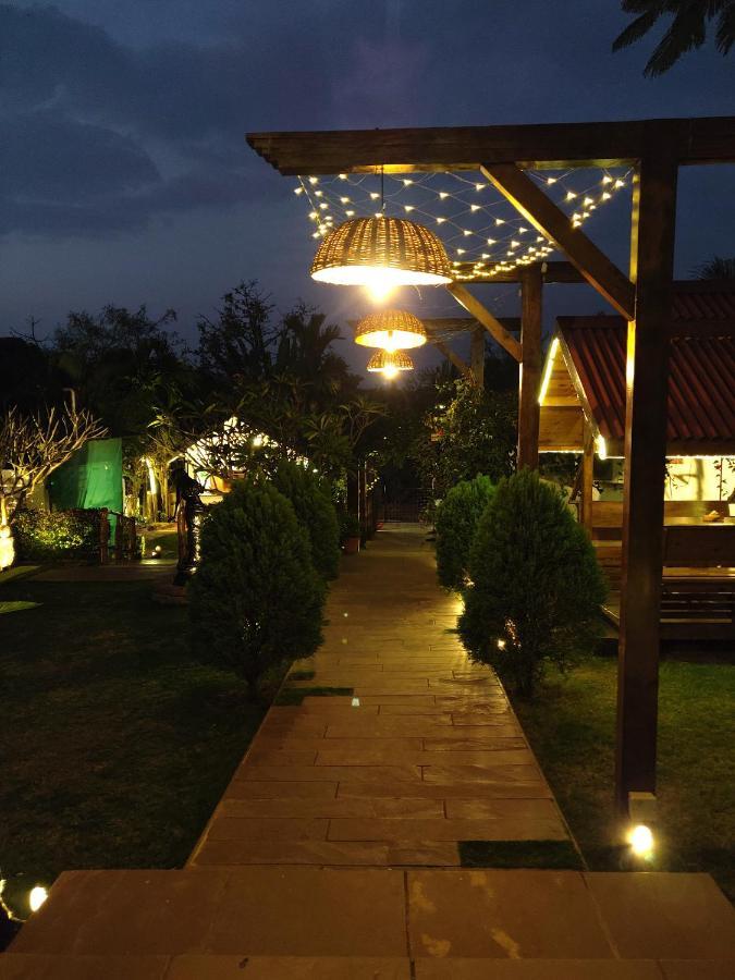 Rock Forest Goa Honeymoon Cottages Калангут Экстерьер фото